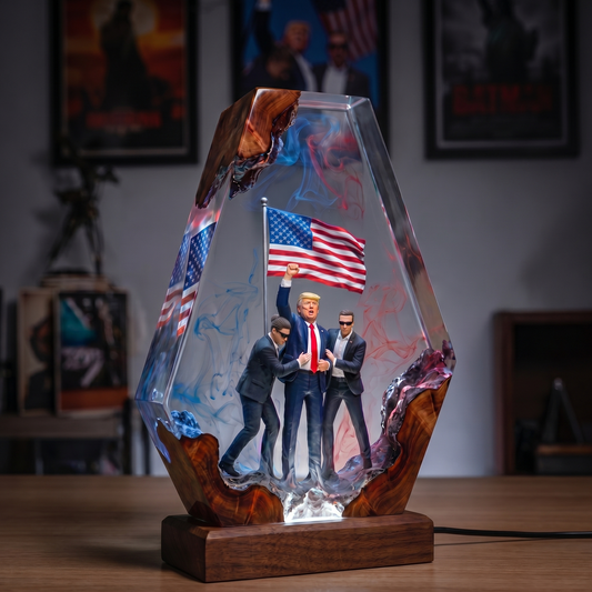 Freedom Resin Lamp